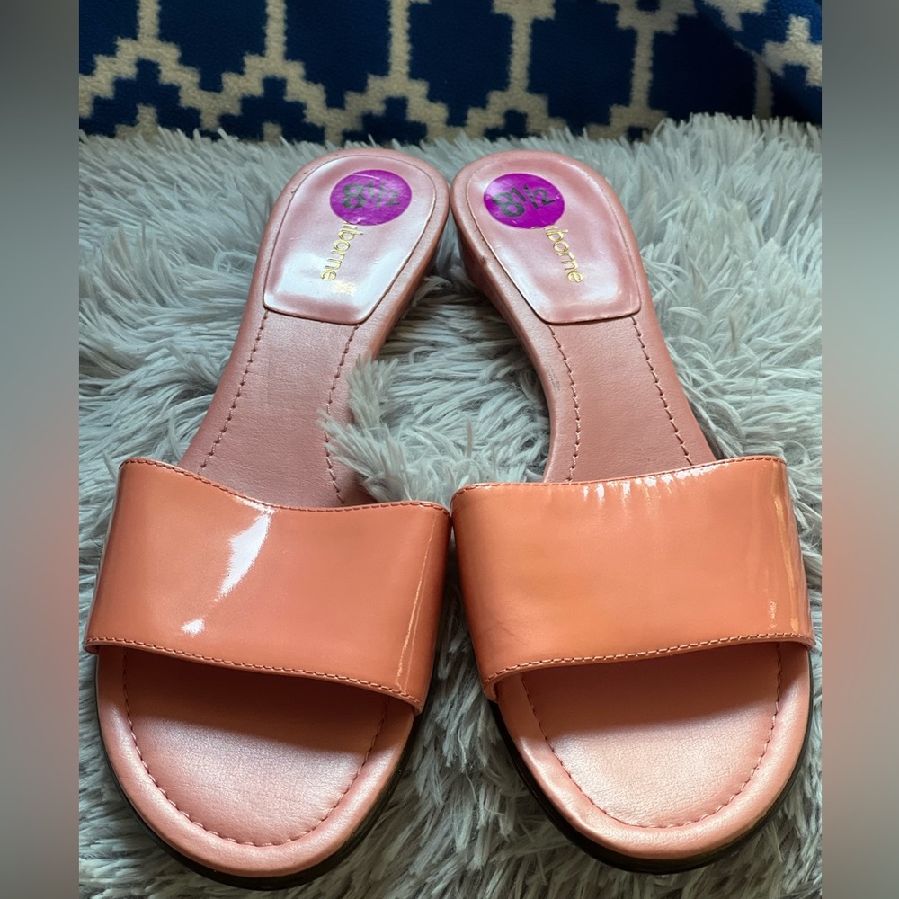 Liz Claiborne coral slippers